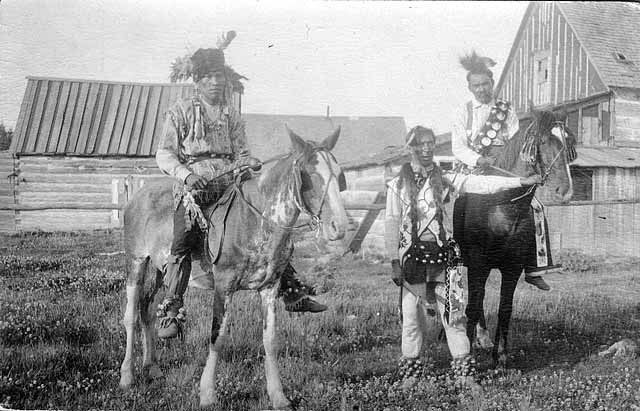 indians on horses
