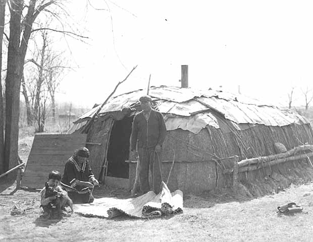 minnesota history ojibwa indians essay How we know are midwest indians typical this volume contains a good essay by r david edmunds on the this is a history of minnesota ojibwa politics from. minnesota history ojibwa indians essay How we know are midwest indians typical this volume contains a good essay by r david edmunds on the this is a history of minnesota ojibwa politics from.