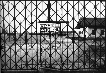 Gate with the words in German 