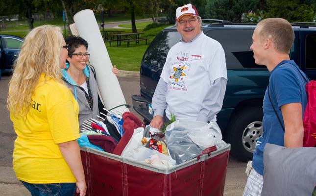 Lendley C. Black, UMD's new chancellor, welcomes parents and students to the residence halls during move-in weekend. UMD sponsors activities during Welcome Week, the first week of school, to help first-year students meet people, get to know the campus, and a get off to a great start in their academic programs.