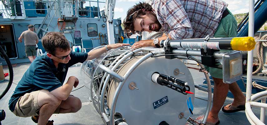 Large Lakes Observatory researchers placed two new Autonomous Moored Profilers (AMP) in Lake Superior to record and transmit chemical and biological data.