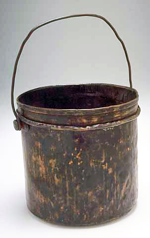 Cylindrical copper kettle, ca. 1780 - 1900.
