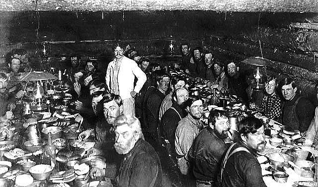 ook shack in a logging camp near Bemidji, ca 1908.