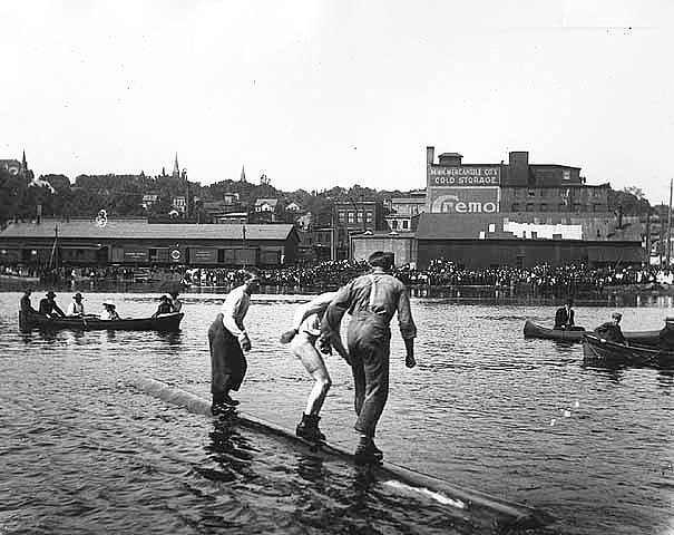 Log rolling, 1900 -1910.