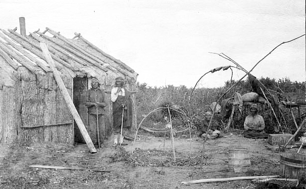 Chippewa Indians at home, ca. 1905.