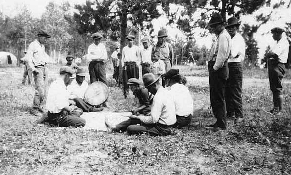 Moccasin game, Mille Lacs, ca., 1925