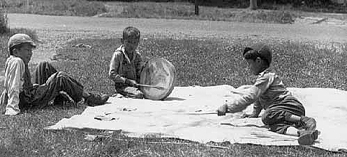Moccasin game, Mille Lacs Reservation, 1936