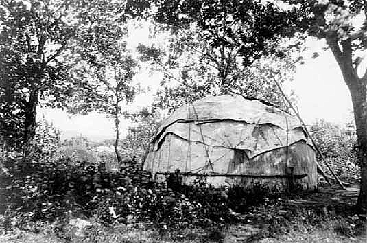 Indian wigwam, Mille Lacs, 1923