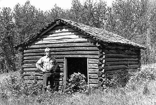 An abondoned one-room east Finnish savusauna near Toimi, Lake County, 1972.