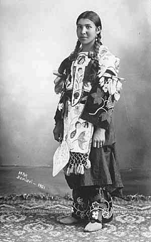 Indian woman in costume, 1901