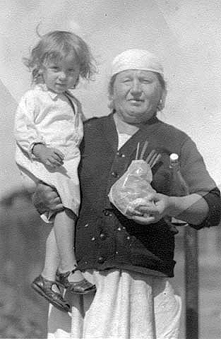 Finnish immigrants on the Iron Range, ca. 1925.