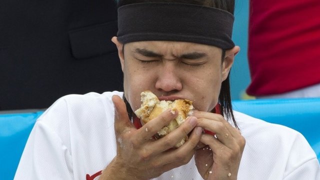 Hot Dog Eating Contest 2015