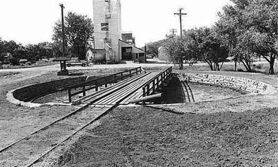 Manual turntable site at Currie, MN, depot, 1976.