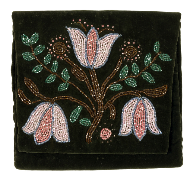 Ojibwe beaded velvet bag, 1939.