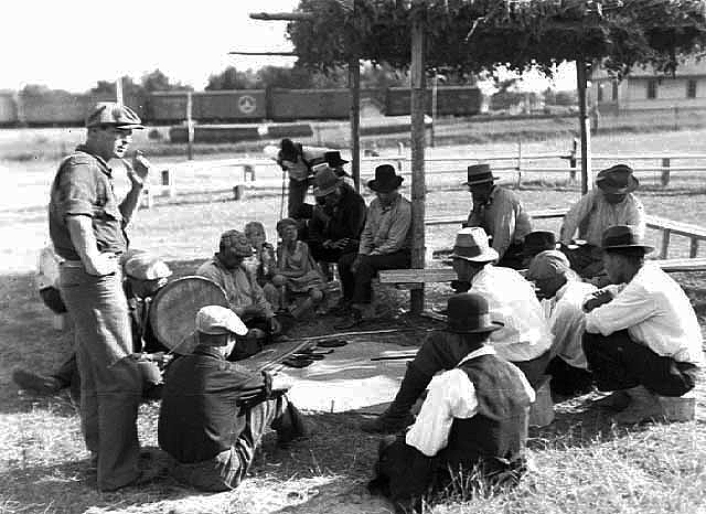 Ojibway mocassin game, Bena, 1933