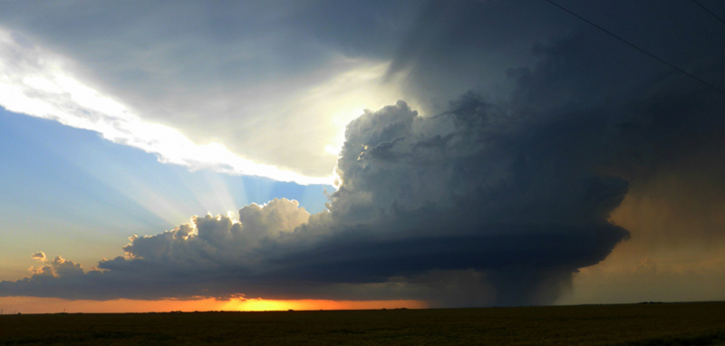 Thunderstorm at sunset, photo by Paulina Cwik.